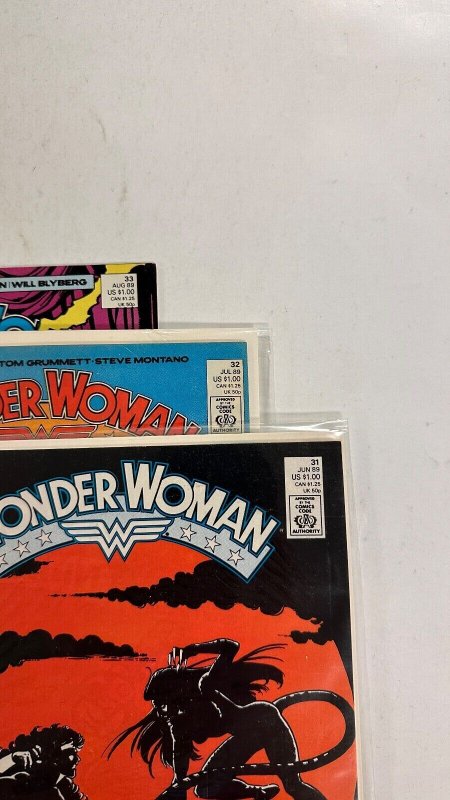3 Wonder Woman DC Comic Books # 31 32 33 Batman Superman Atom Flash 76 CT2
