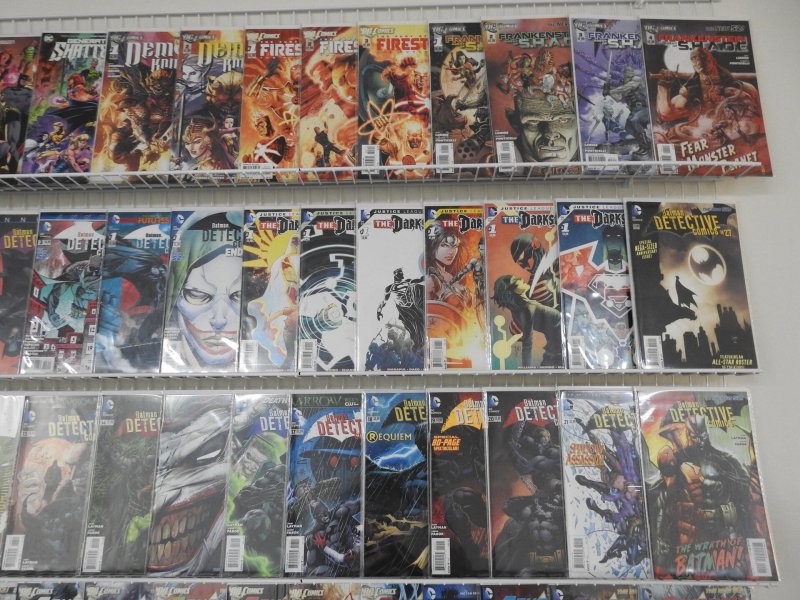 Huge Lot of 150+ Comics W/ Batman, Aquaman +More! Average VF- Condition!
