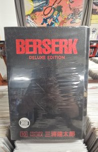 Berserk Deluxe Edition  Vol. 10