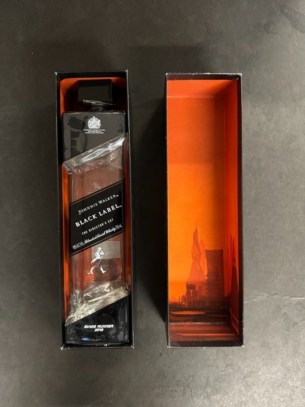 Johnnie Walker Black Label Blade Runner 2049 Director's Cut Empty Bottle + Box