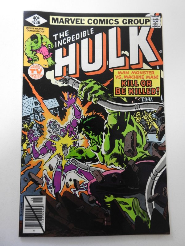 The Incredible Hulk #236 (1979) VG+ Condition centerfold detached top staple