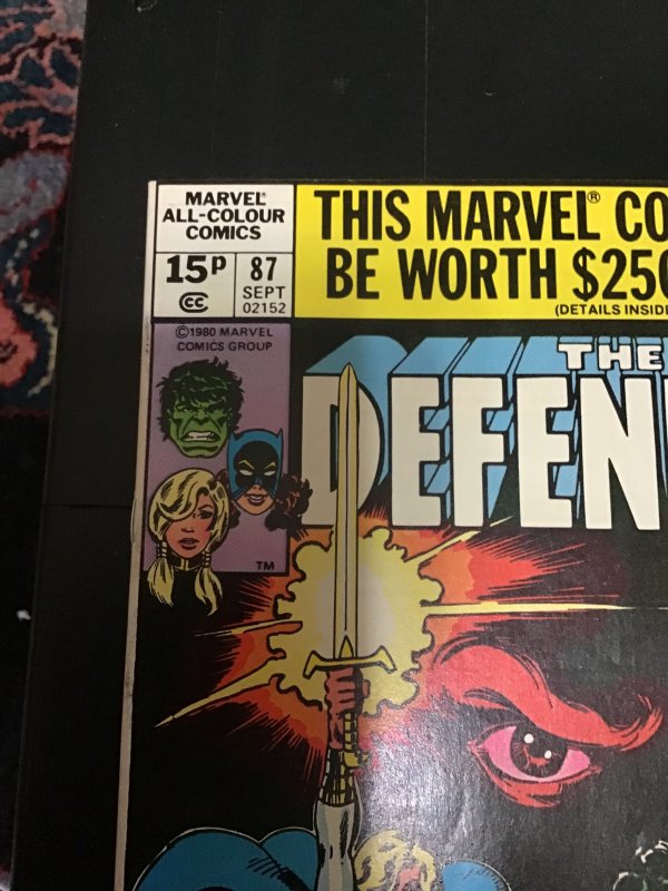 Z The Defenders #87 (1980) Rare Pence variant! Valkyrie,  Hellcat cover! VF/NM