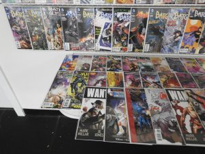 Huge Lot 170+ Comics W/ Birds of Prey, DMZ, Batman and Robin+ Avg VF-NM Cond!!