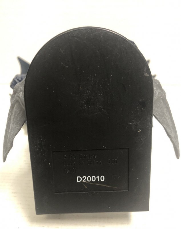 DC Batman On Gargoyle Figurine D20010