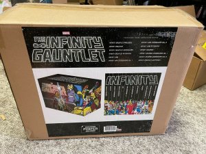  NEW INFINITY GAUNTLET GRAPHIC NOVEL BOX SET SLIPCASE LIMITED EDITION POSTER 