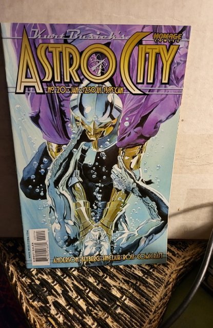 Kurt Busiek's Astro City #20 (2000)