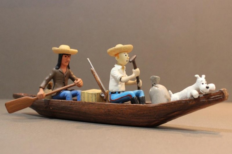 Figura TINTIN: Piragua (canoa) DE TINTIN de La oreja Rota