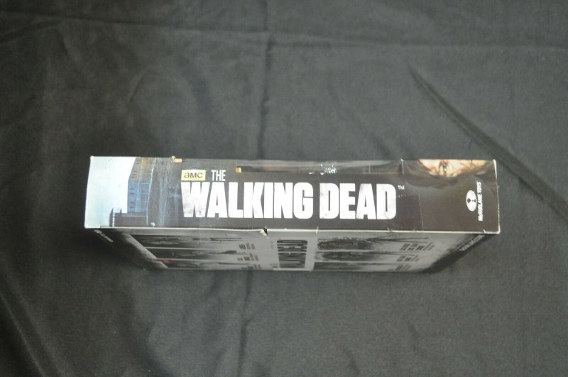 MCFARLANE AMC WALKING DEAD DARYL AND MERLE DIXON! 2013! 