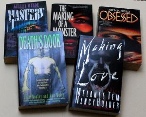 5 Dell/Abyss Horror Paperbacks. (Lot 1)