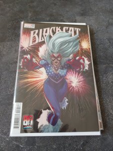 BLACK CAT #8 CAPTAIN AMERICA 80th LEINIL FRANCIS YU VARIANT COVER 2021 marvel