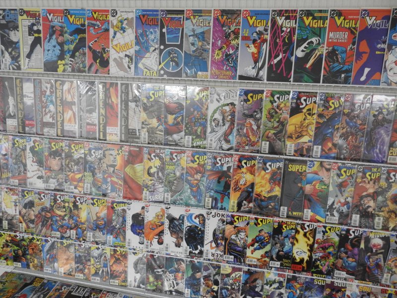Huge Lot 170+ Comics W/ Superman, Grendel, Suicide Squad+ Avg VF+ Condition!!