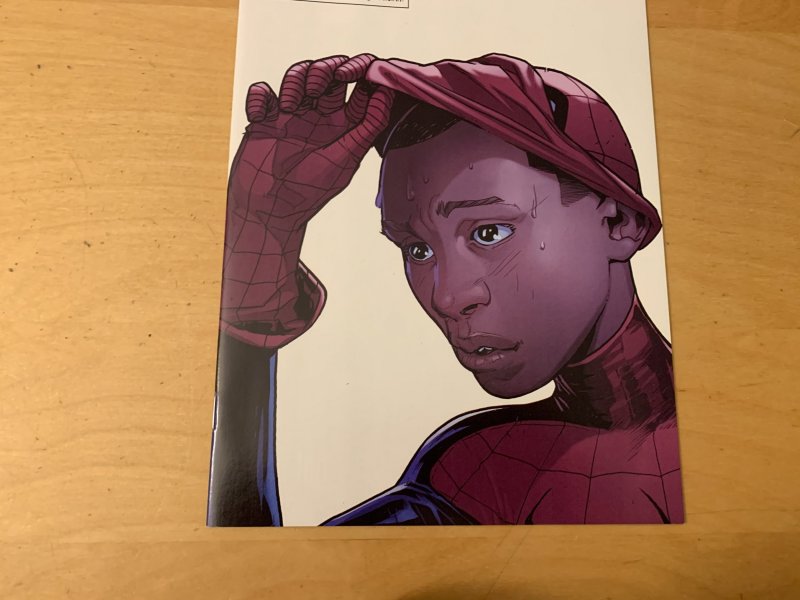 ULTIMATE FALLOUT 4, NM (9.4 - 9.6) 2ND PRINT MILES MORALES UNMASKING VARIANT