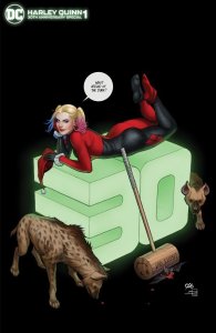 Harley Quinn 30th Anniversary Special Cho Glow-In-The-Dark Cover (2022)