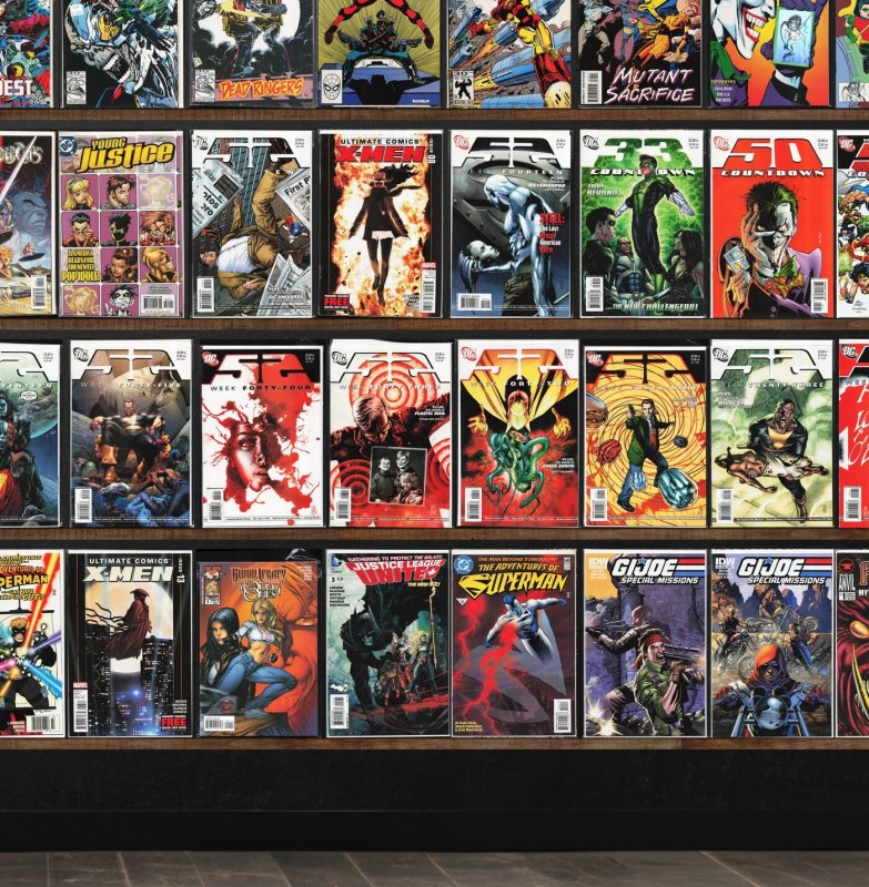 Huge Lot 150+ Comics with 52, Countdown, Adventures Of Superman & More!