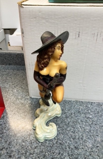 Simon Lorens Sexy Pin Up Witch 10 inch Resin Staute Signed. (loose)