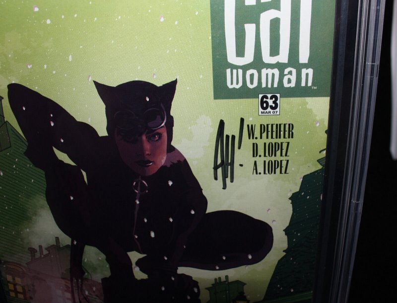 Catwoman #63 (CBCS 9.8) Signed by Adam Hughes - 2007