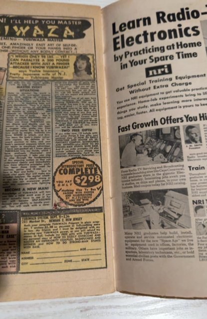 The X-Men #9 (1965)vs the avengers first crossover 1 inch spine split bottom