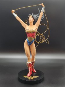 DC Designer Series Wonder Woman Statue Adam Hughes Limited Edition 2128/5000