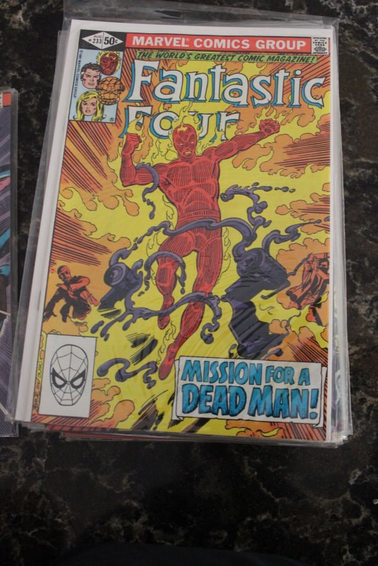 FANTASTIC FOUR #233 (Marvel,1981) Condition VF