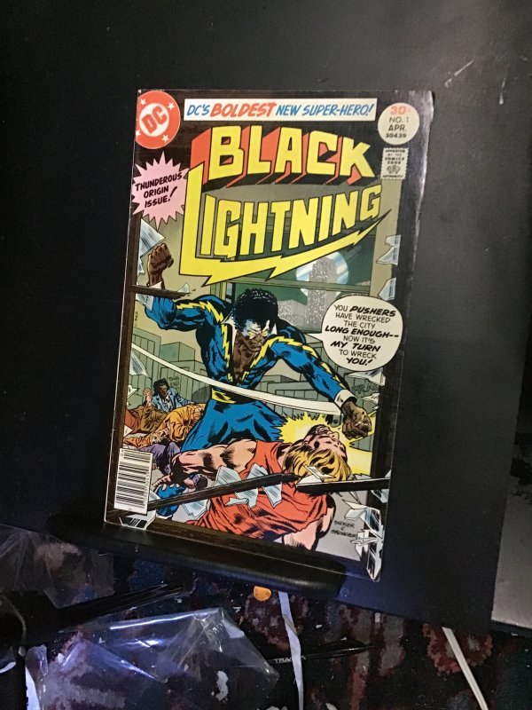 Black Lightning #1 (1977) High-grade early Black Superhero key! NM- Cvill CERT!