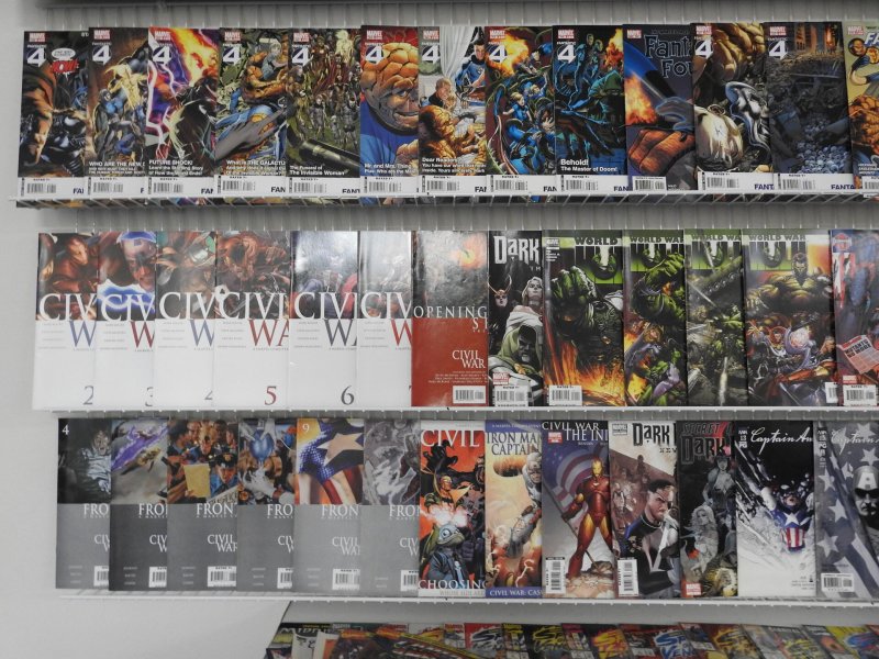 Huge Lot 200+ Comics W/ World War Hulk, Secret War, FF+ Avg VF+ Condition!!