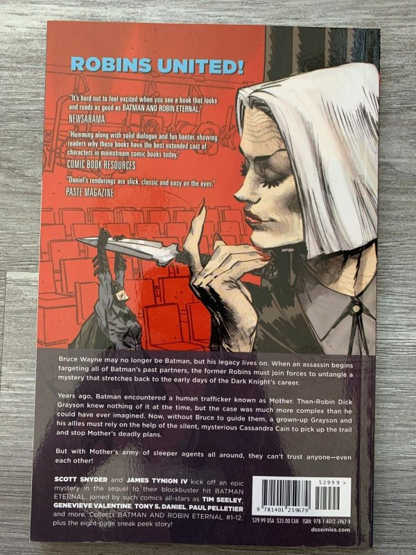 2013 BATMAN & ROBIN Eternal Volume 1 SC FVF 7.0 1st DC Comics / Tynion & Snyder