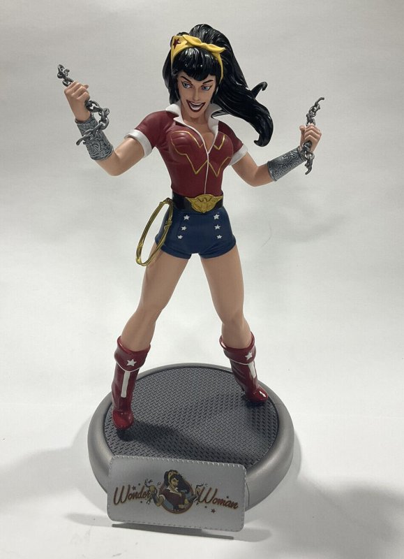Wonder Woman DC Comics Bombshells Statue Limited Edition 1039/5200 open box 