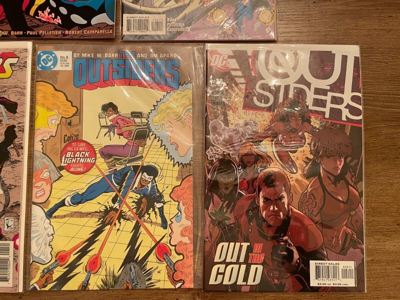 Lot Of 5 Outsiders DC Comic Books # 28 9 1 4 7 Batman Superman Flash Arrow J951