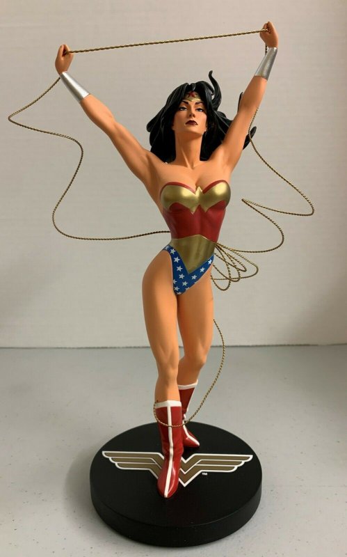 Cover Girls of the DC Universe Wonder Woman Statue 2062/5000