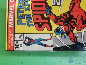 Spectacular Spider-Man Peter Parker Tarantuala 1976 Marvel VF