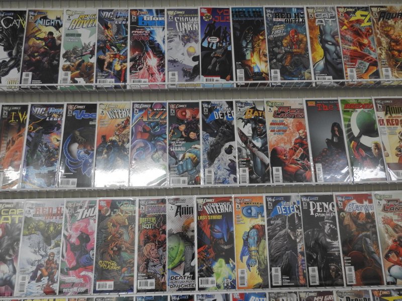 Huge Lot of 160+ Comics W/ Batman, The Flash, Green Lantern Avg VF+ Condition!