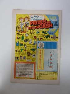 Captain Marvel #28 FN/VF condition