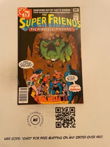 The Super Friends 13 NM- DC Comic Book Batman Superman Wonder Woman Flash 5 SM17