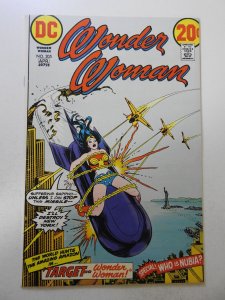 Wonder Woman #205 (1973) VF Condition!