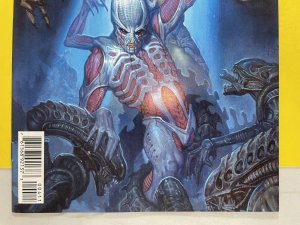 Alien Vs Predator Fire and Stone #4 AVP 2015 Dark Horse Comics