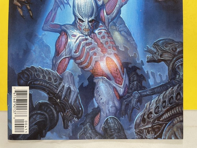 Alien Vs Predator Fire and Stone #4 AVP 2015 Dark Horse Comics