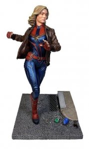 Diamond Select Premier Collection Captain Marvel Resin Statue NIB