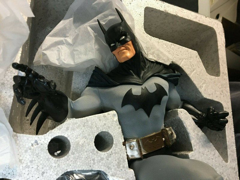 BATMAN 1:4 SCALE MUSEUM QUALITY STATUE DC DIRECT MIB 690 OF 1800