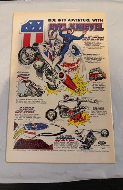 Marvel Spotlight #32 (1977)first app of Spuder-womanBuscema