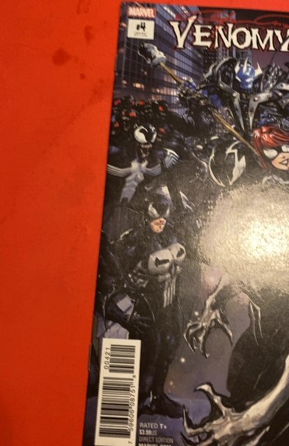 Venom Verse #5 signed by Clayton Crain clean auto