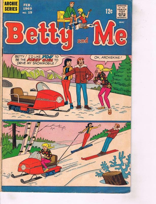 Lot Of 2 Comic Books Archie Series Betty Me #19 and Betty Veronica #157  ON8