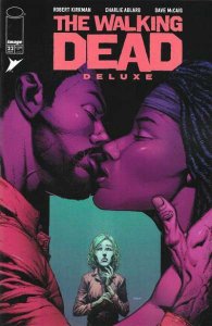 Walking Dead Deluxe   #22, NM + (Stock photo)