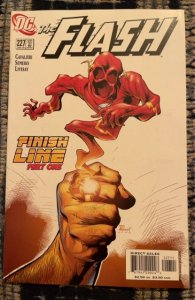 The Flash #227 (2005) NM DC Comic Book Batman Superman Flash J601