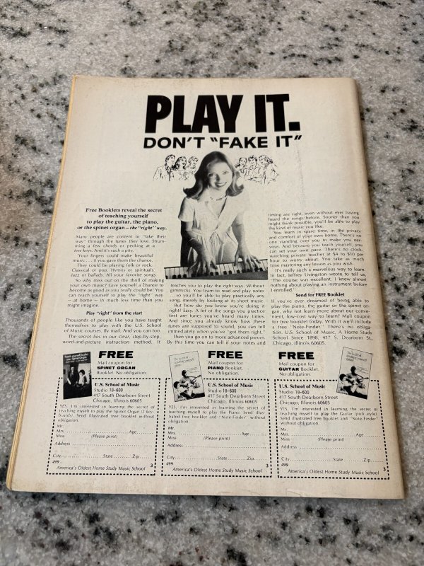 The Rampaging Hulk # 3 VF/NM Marvel Comic Book Magazine 6 J390