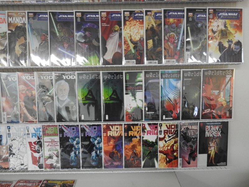 Huge Lot 120+ Comics W/ Star Wars, Mandalorian, +More! Avg VF/NM Cond!