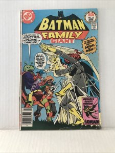 Batman Family Giant #10 