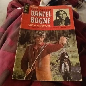 DANIEL BOONE 11 GOLD KEY MIKE ROY art Silver Age FESS PARKER ED AMES PHOTO COVER