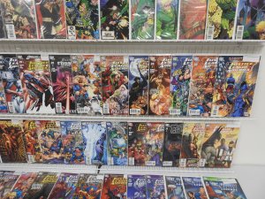 Huge Lot 150+ Comics W/ Batman, Spiderman, Justice League, +More AVG VF-