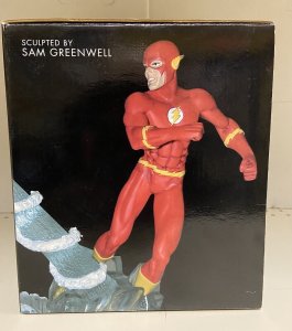 DC Direct The Flash vs. Captain Cold Statue