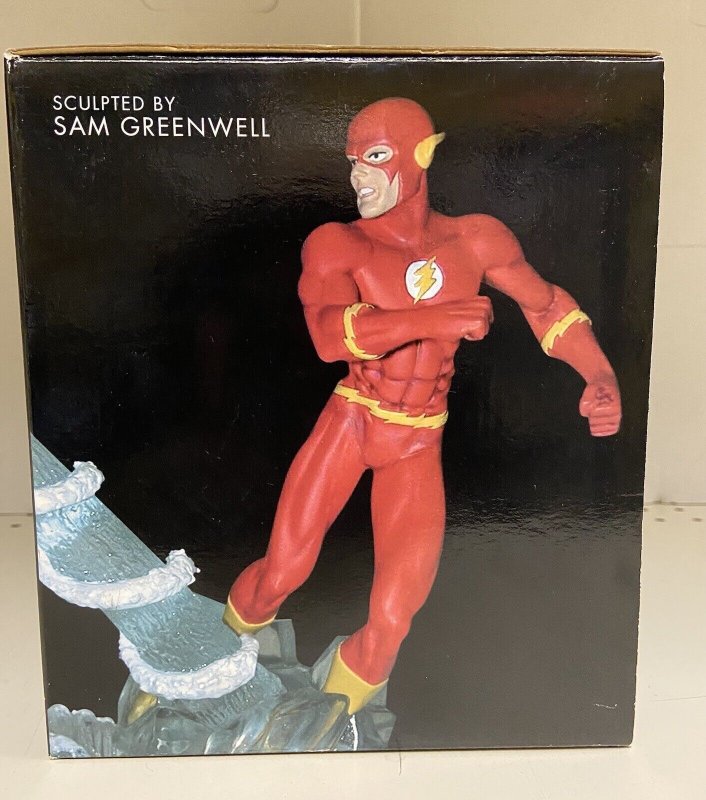 DC Direct The Flash vs. Captain Cold Statue